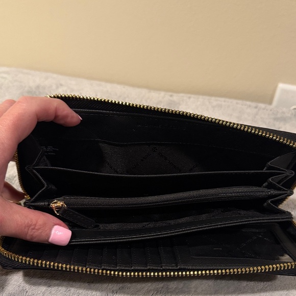 Michael Kors Large Black Pebbled Leather Wristlet Wallet - Picture 8 of 11